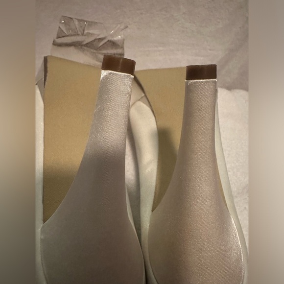 New! Ivory wedding shoe. Size‎ 9 - Picture 12 of 15